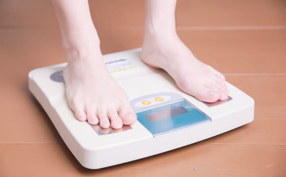 ④身体測定（身長/体重/腹囲測定/BMI）